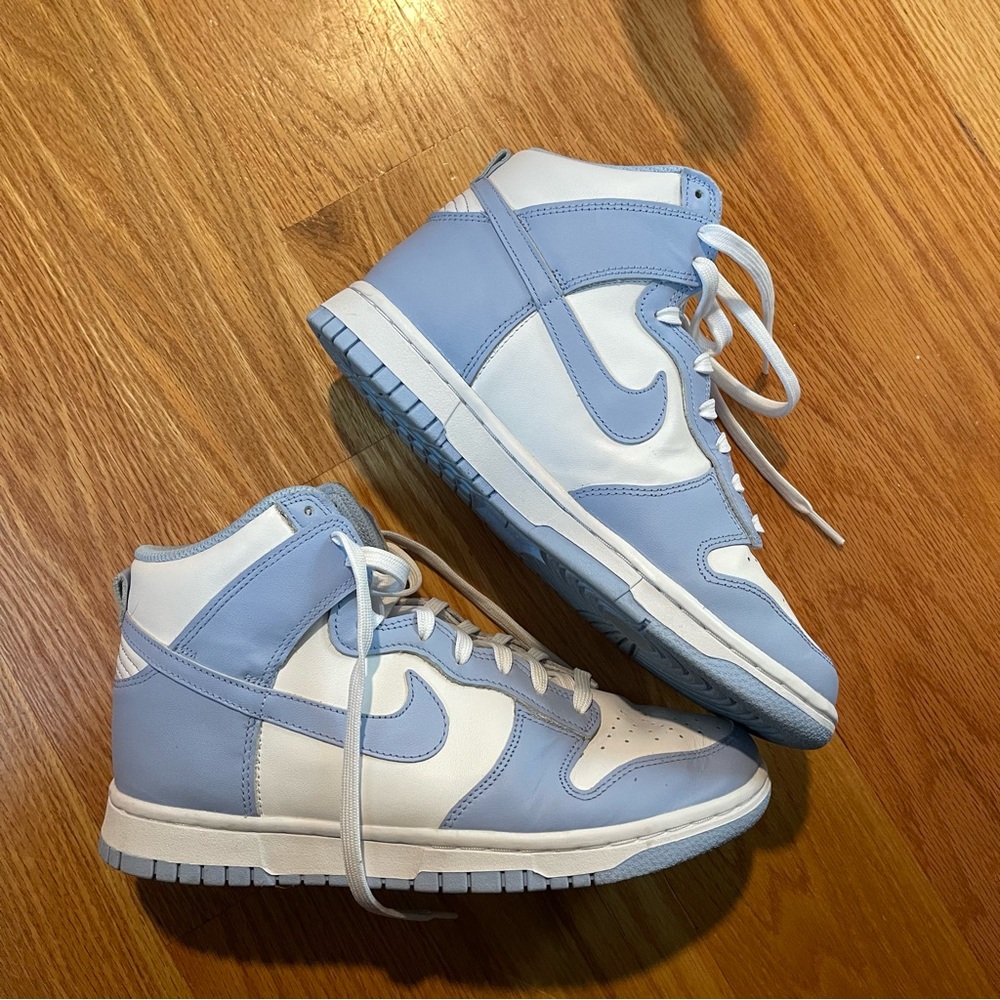 NIKE DUNKS in BABY BLUE, like new condition
